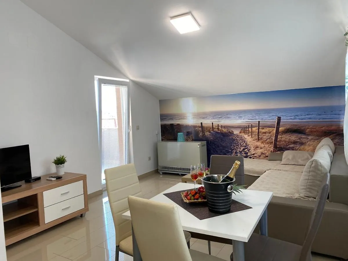 Apartments A&A Biograd Na Moru 0*,