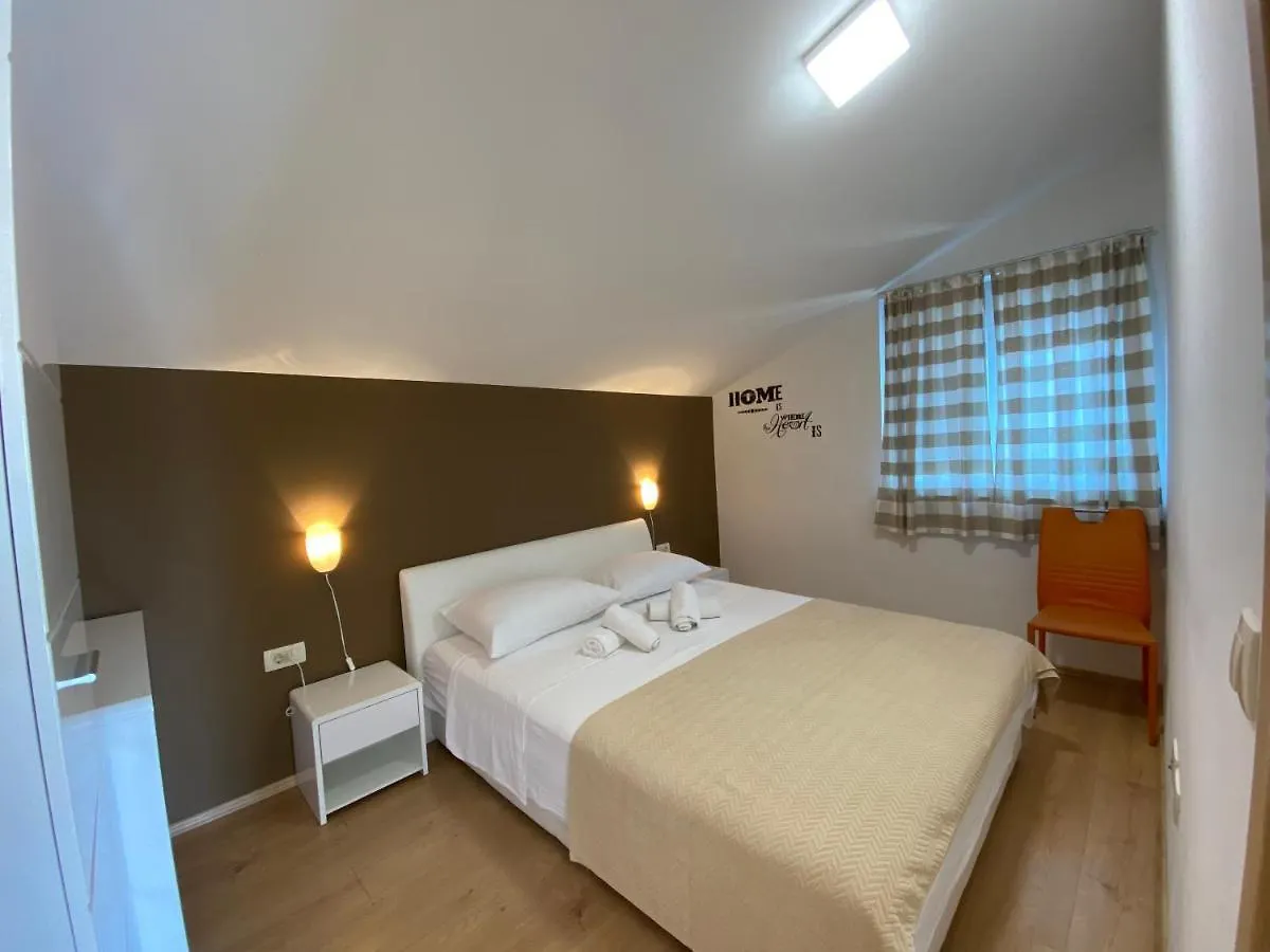 Apartments A&A Biograd Na Moru 0*,
